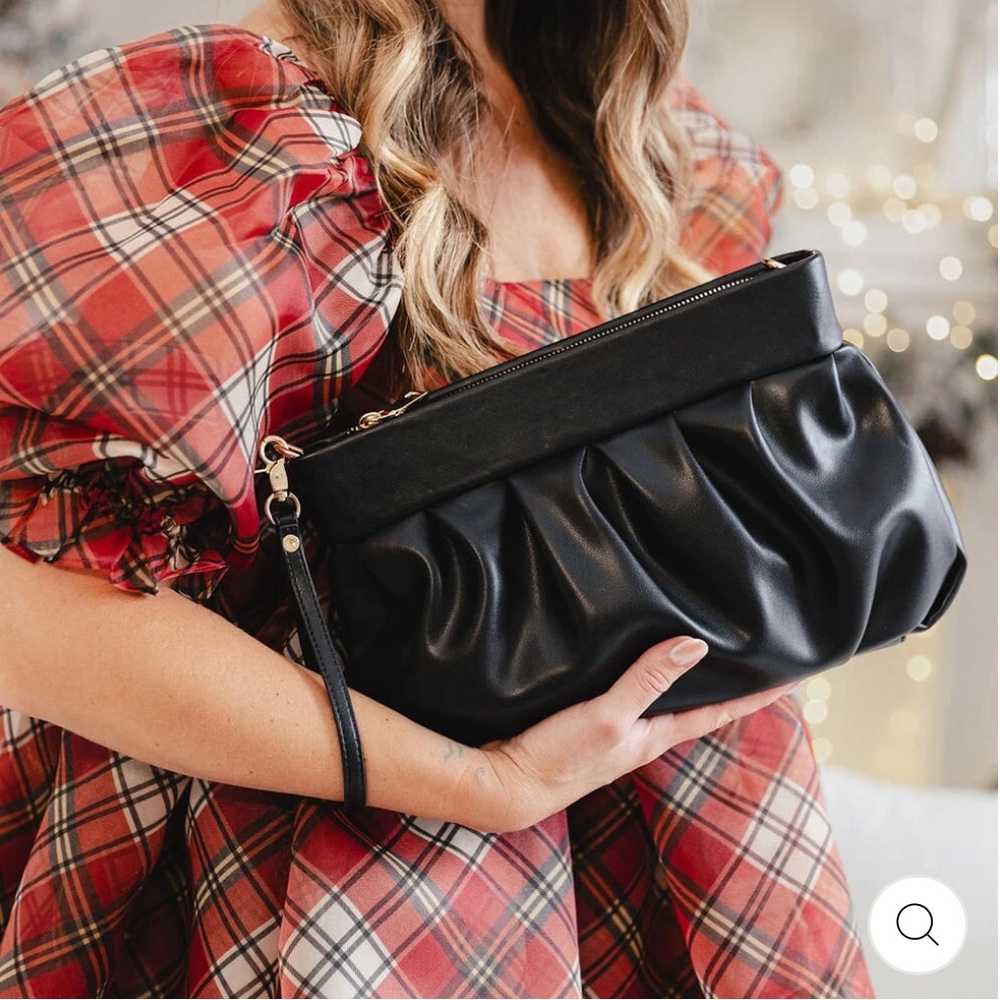 POPPY & PEONIES X FALLON FARINACCI HOLIDAY HEART BERRY HANDBAG